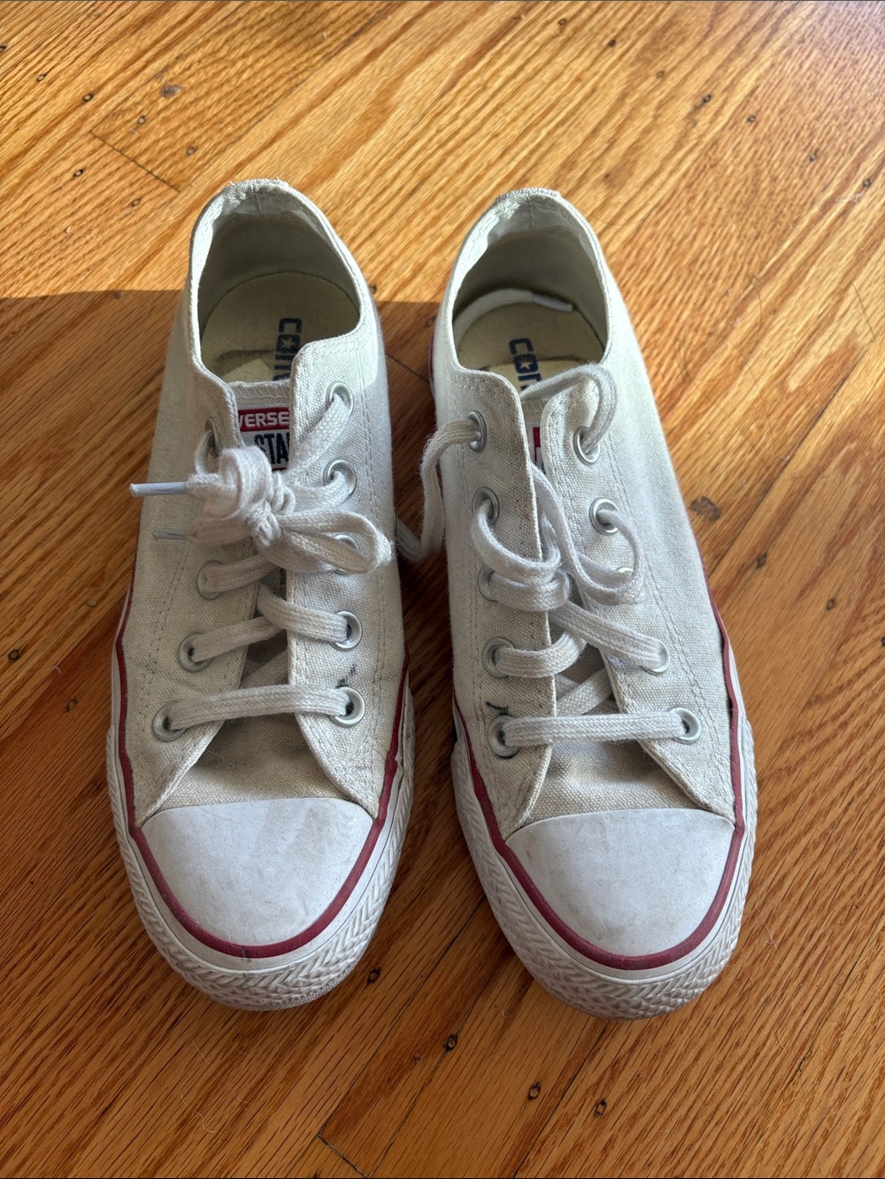 Converse Low Top Sneakers in Off-White with Red Stripe